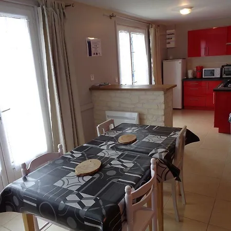 게스트하우스 Chambres D'hotes La Verrerie 3*