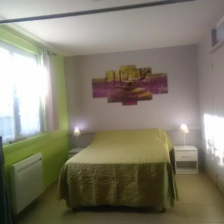 게스트하우스 Chambres D'hotes La Verrerie 3*